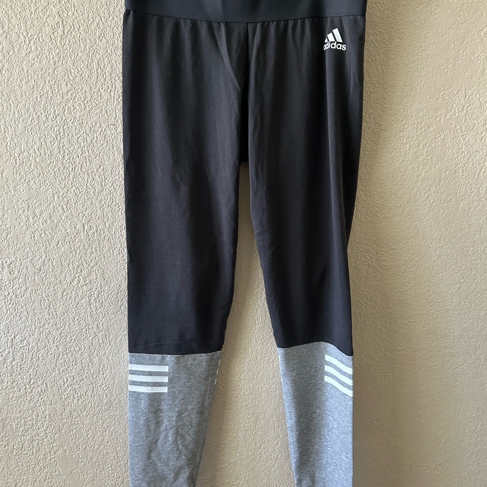 Adidas leggings